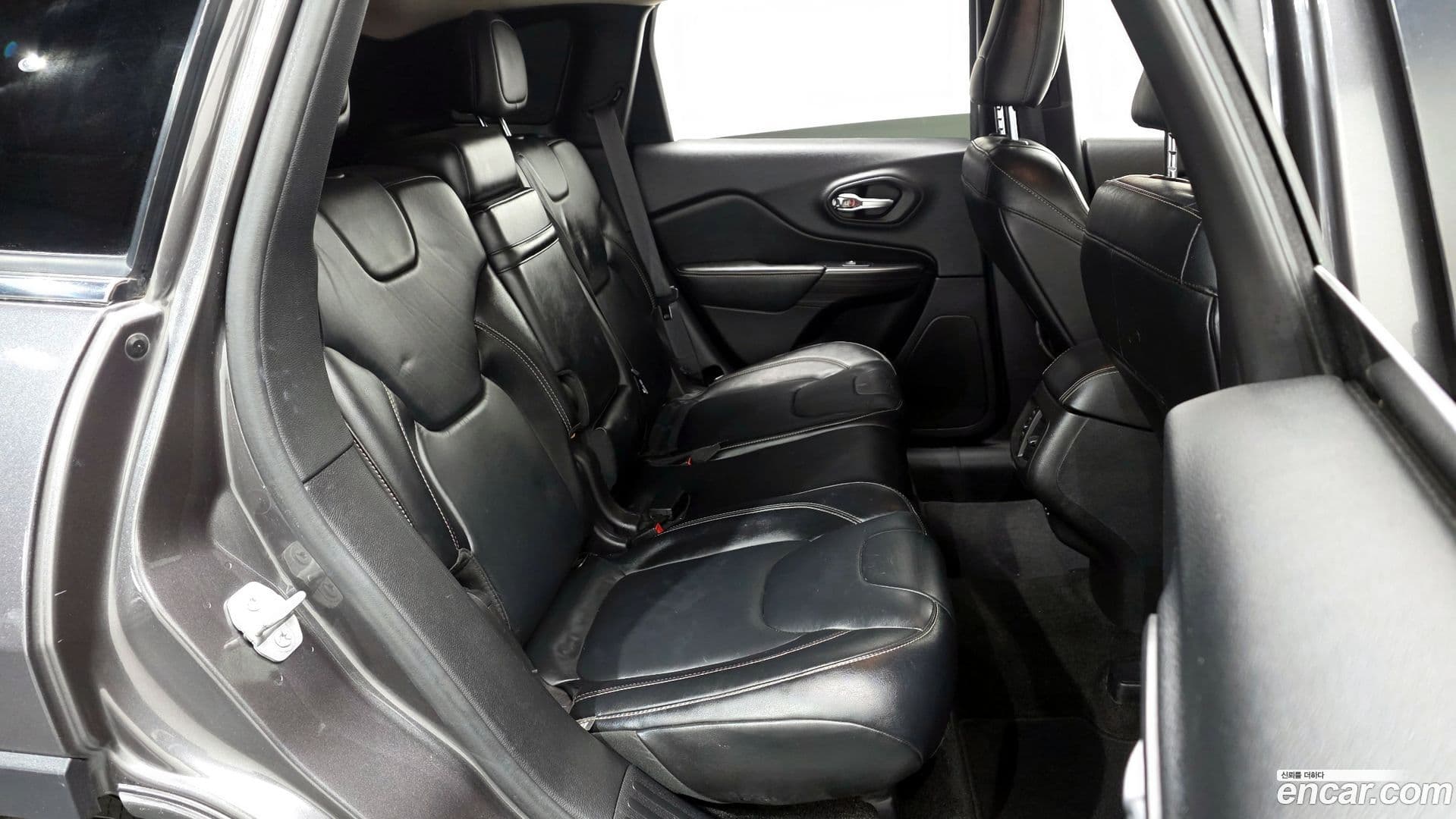 Main__Slider__Photo:Cherokee Jeep 2014.11-11