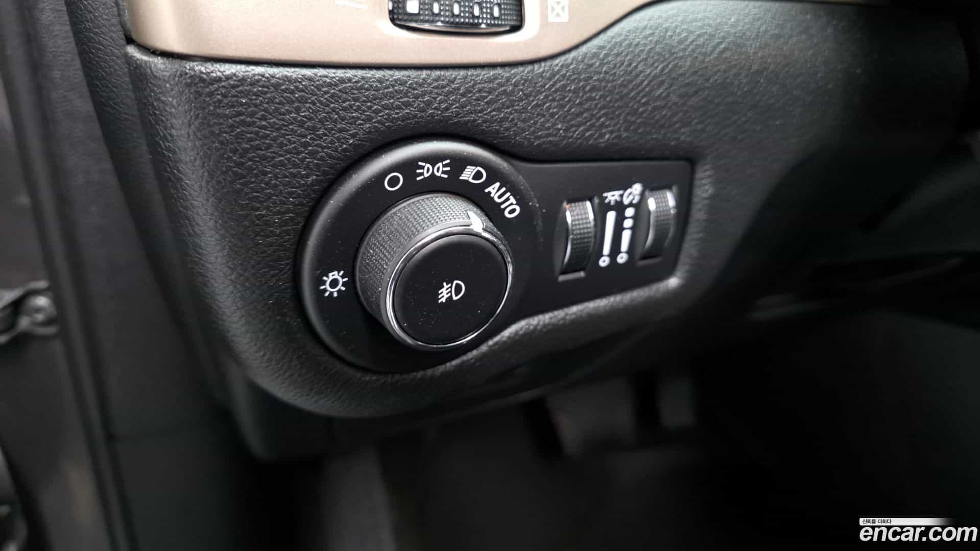 Cherokee Jeep 2014.11-OPTION-022