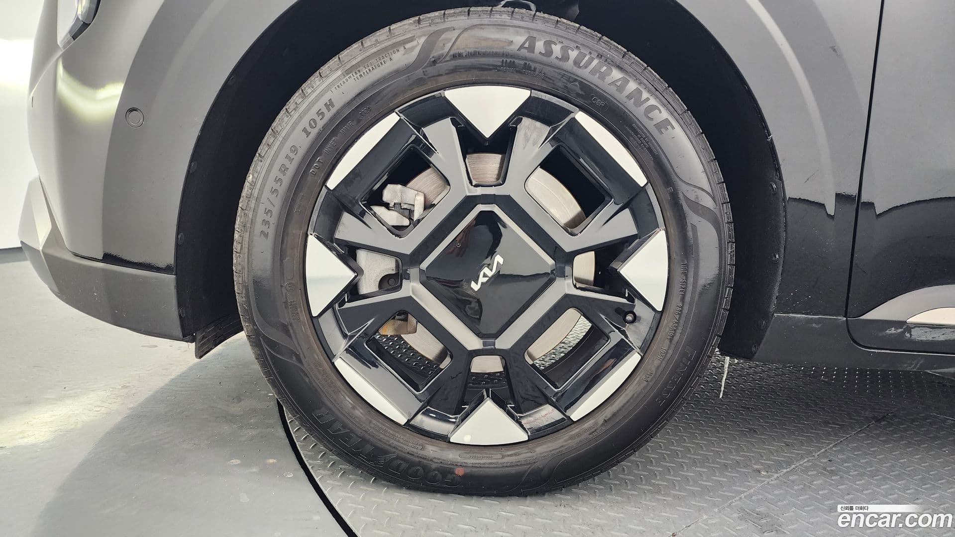 Main__Slider__Photo:Canival Kia 2025.1-4