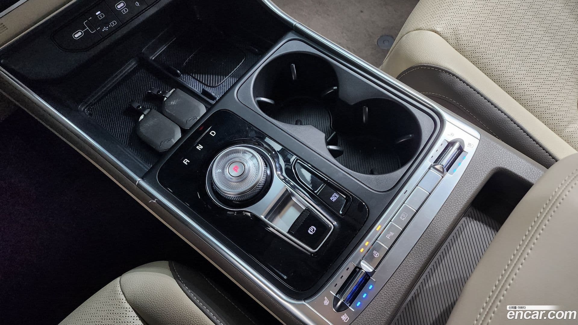 Main__Slider__Photo:Canival Kia 2025.1-8