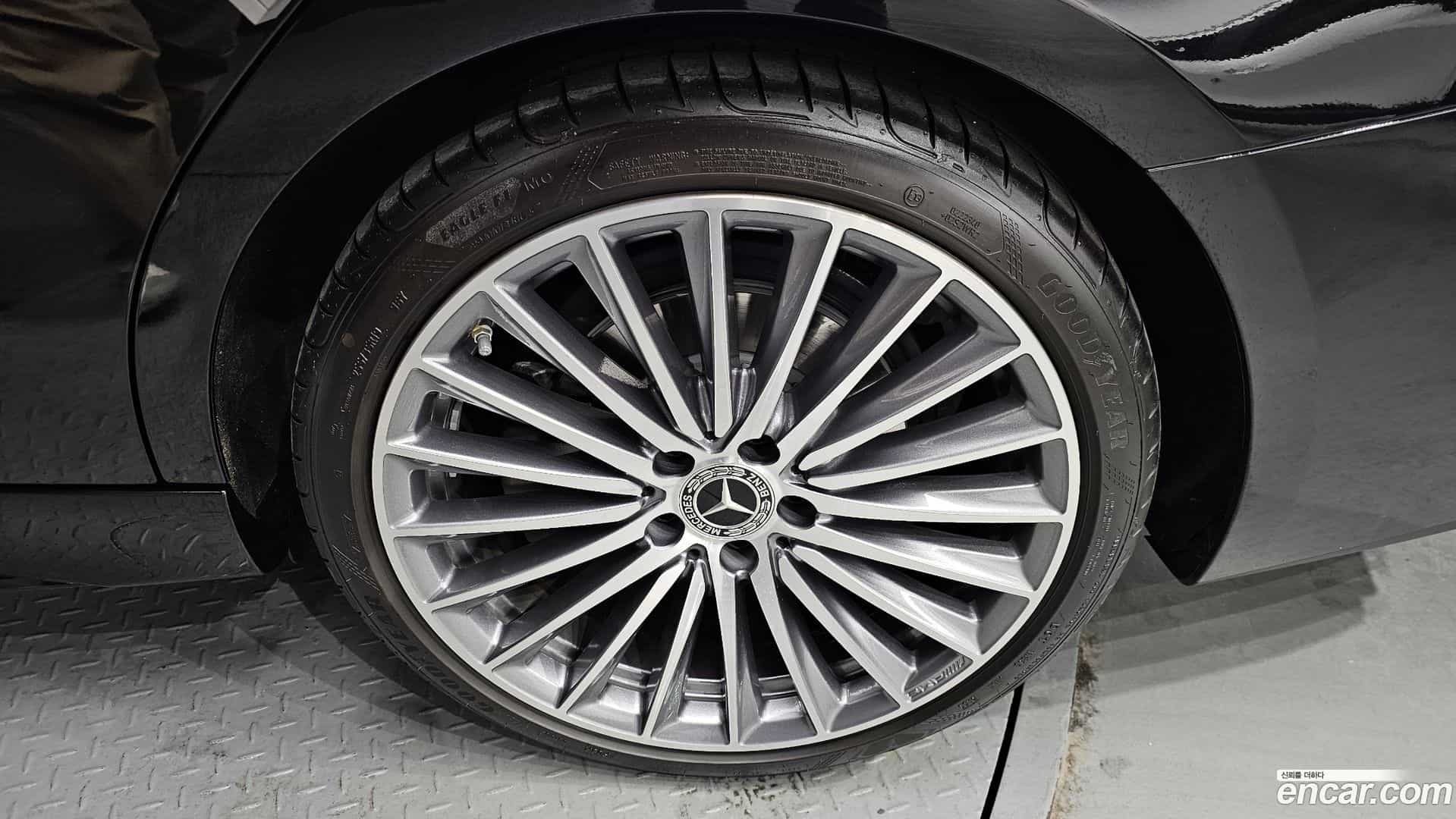 C-Class Mercedes-Benz 2023.6-OUTER-005