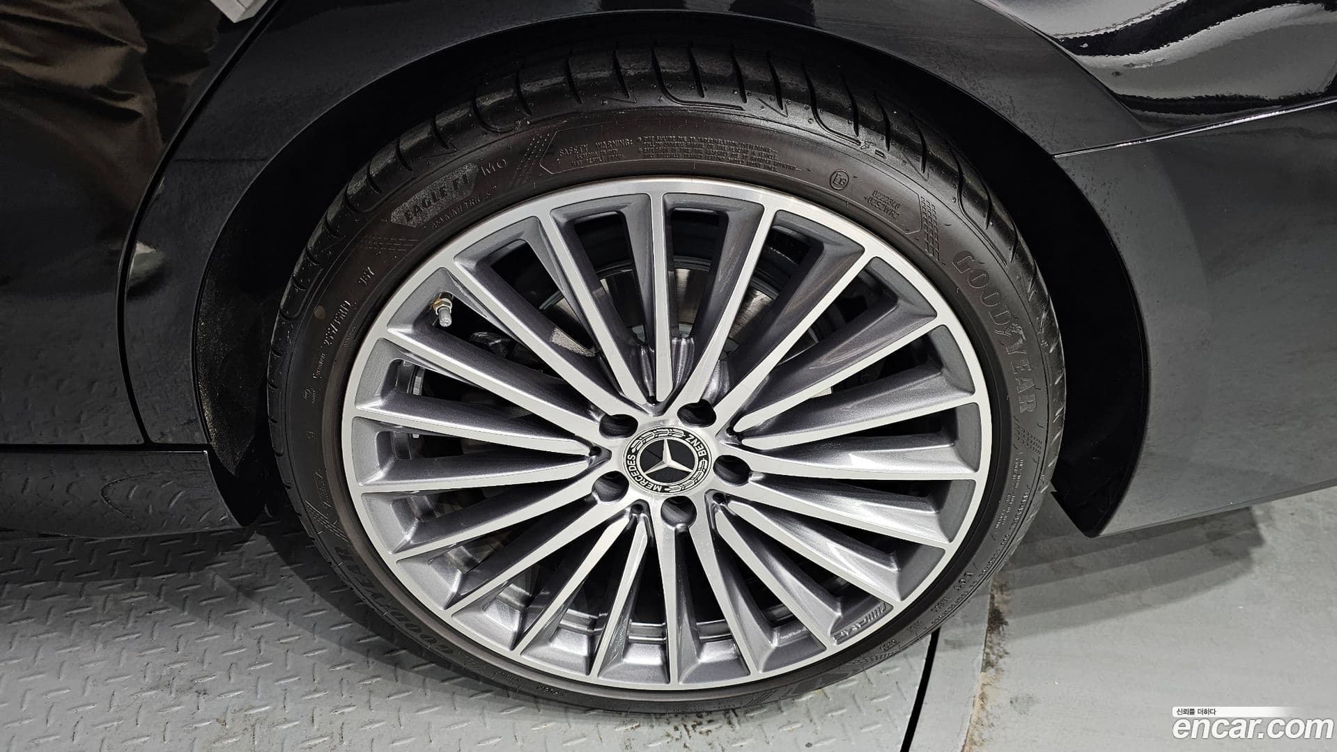 Main__Slider__Photo:C-Class Mercedes-Benz 2023.6-4