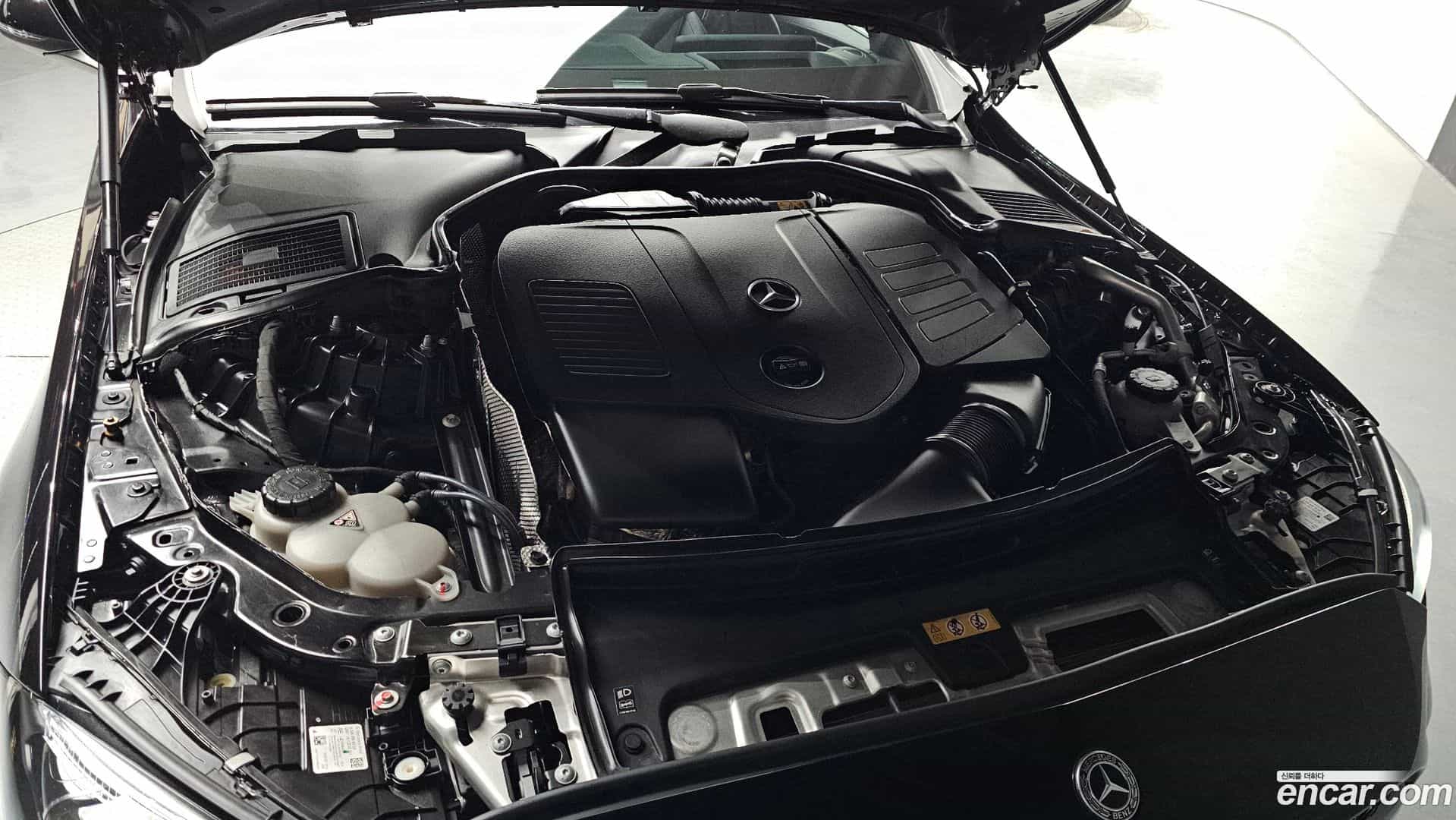 C-Class Mercedes-Benz 2023.6-INNER-006