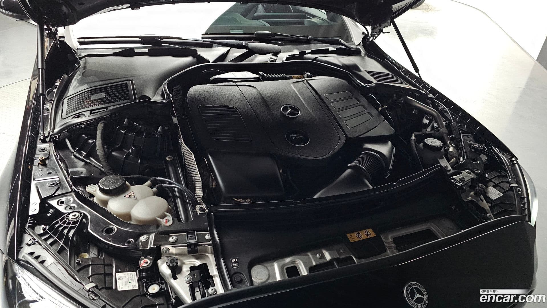 Main__Slider__Photo:C-Class Mercedes-Benz 2023.6-5