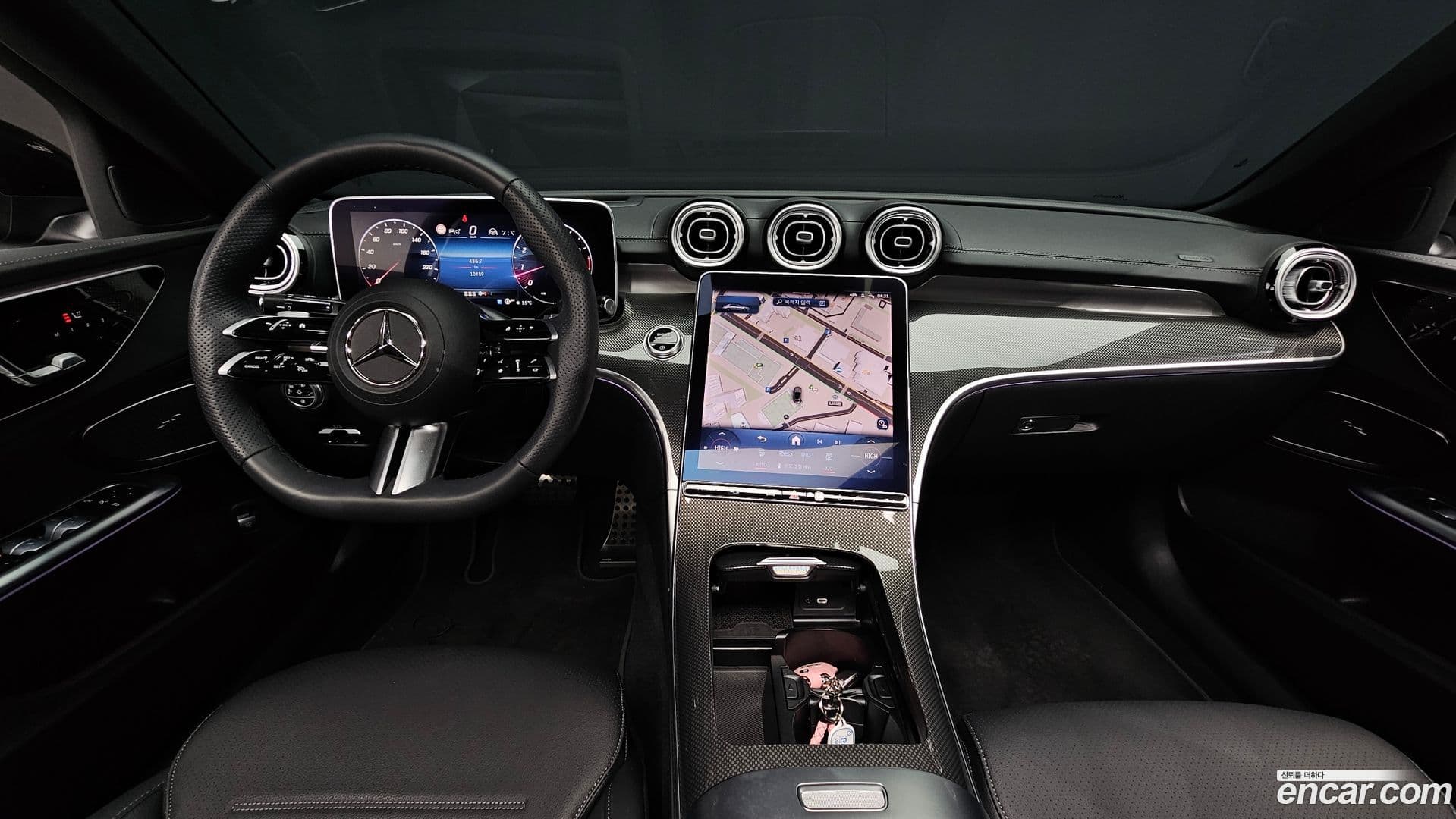 Main__Slider__Photo:C-Class Mercedes-Benz 2023.6-6