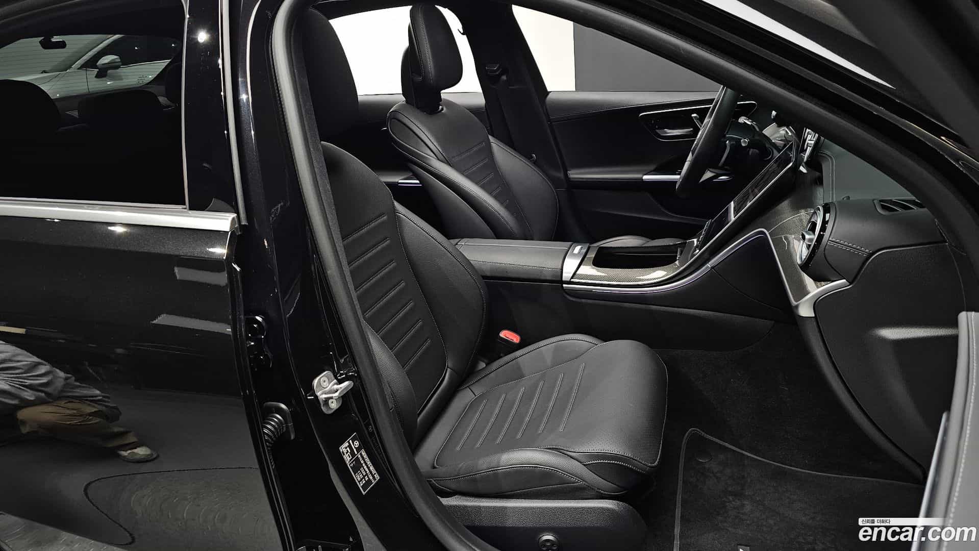 C-Class Mercedes-Benz 2023.6-INNER-010