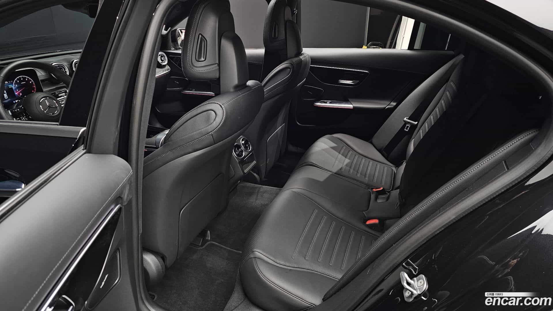 C-Class Mercedes-Benz 2023.6-OPTION-016