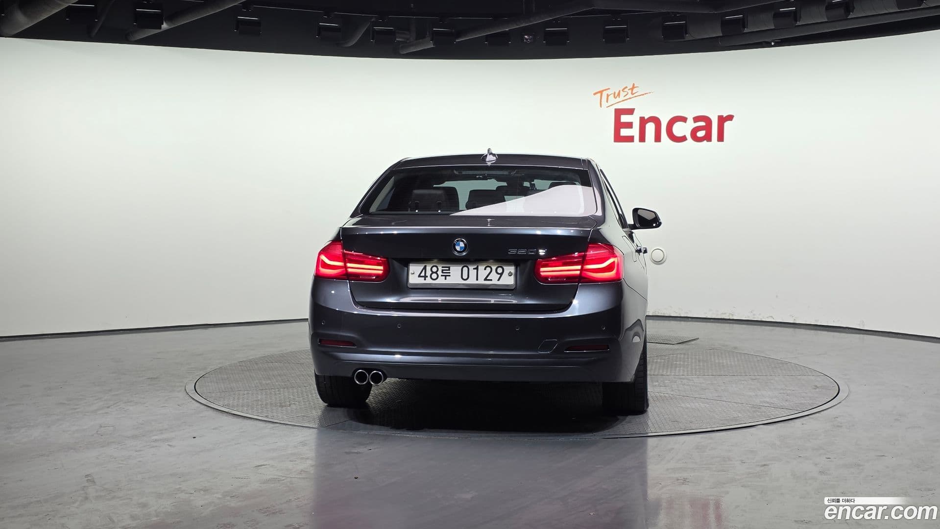 Main__Slider__Photo:3-Series BMW 2016.8-3