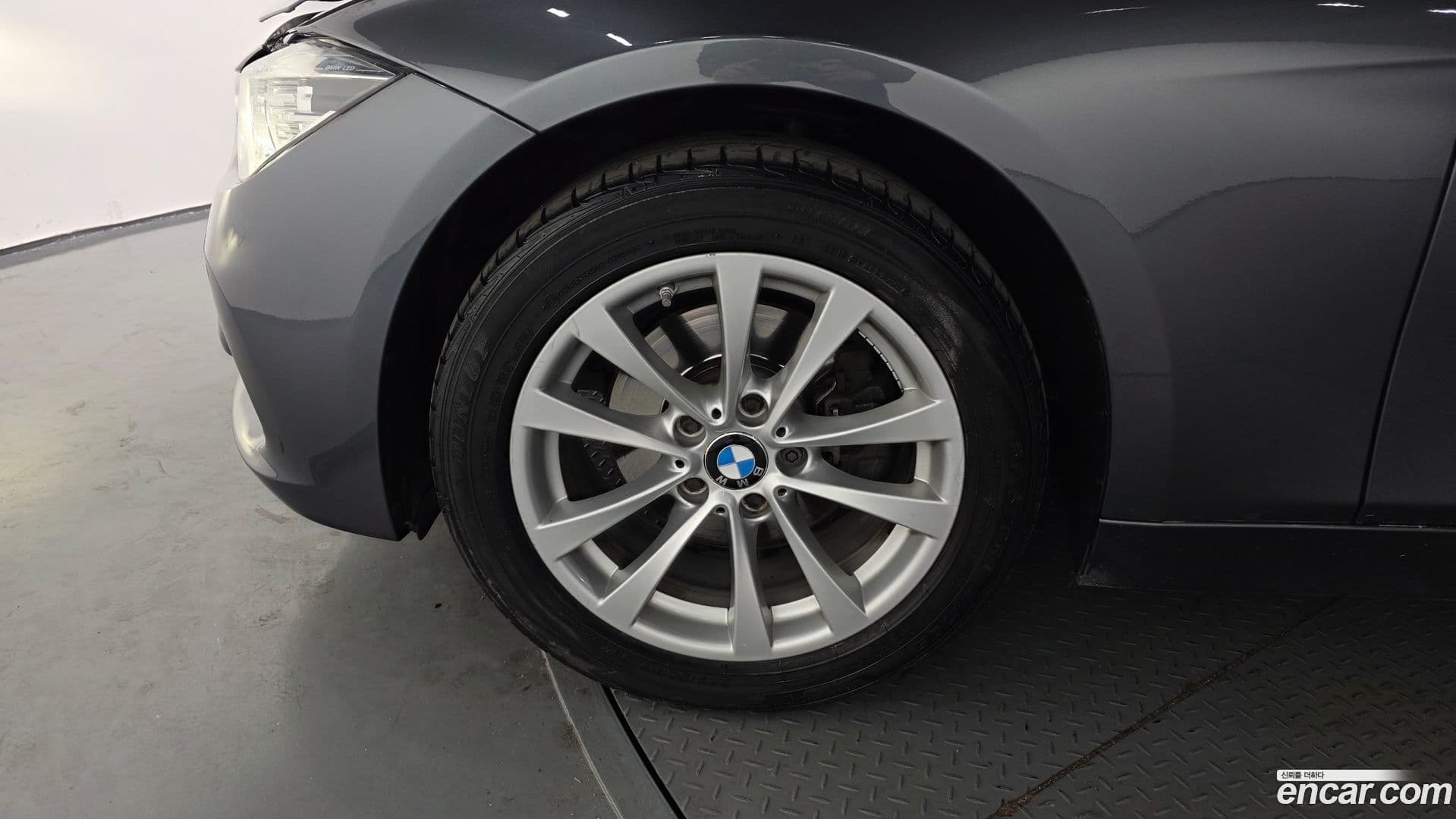 Main__Slider__Photo:3-Series BMW 2016.8-4