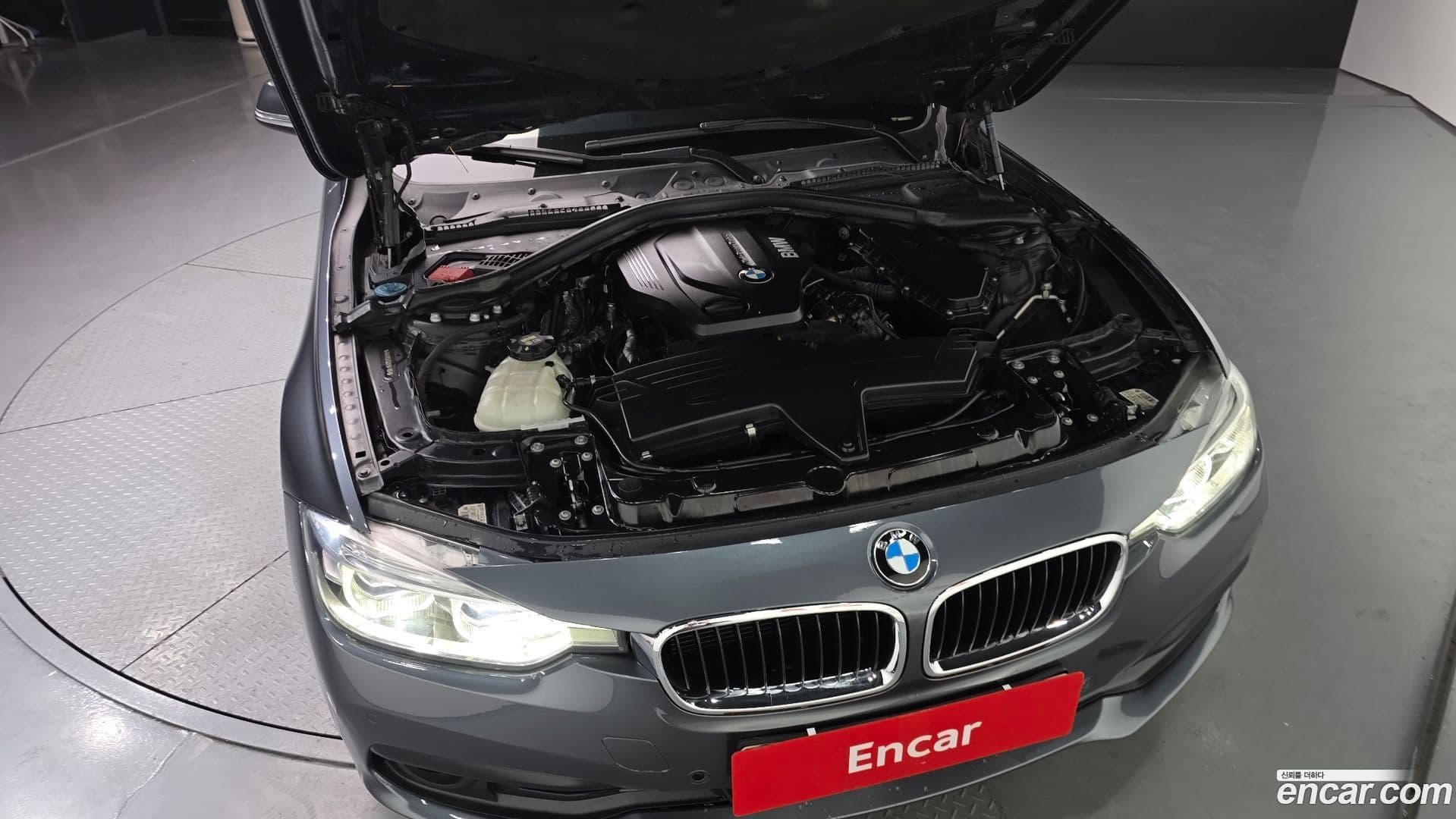 Main__Slider__Photo:3-Series BMW 2016.8-5