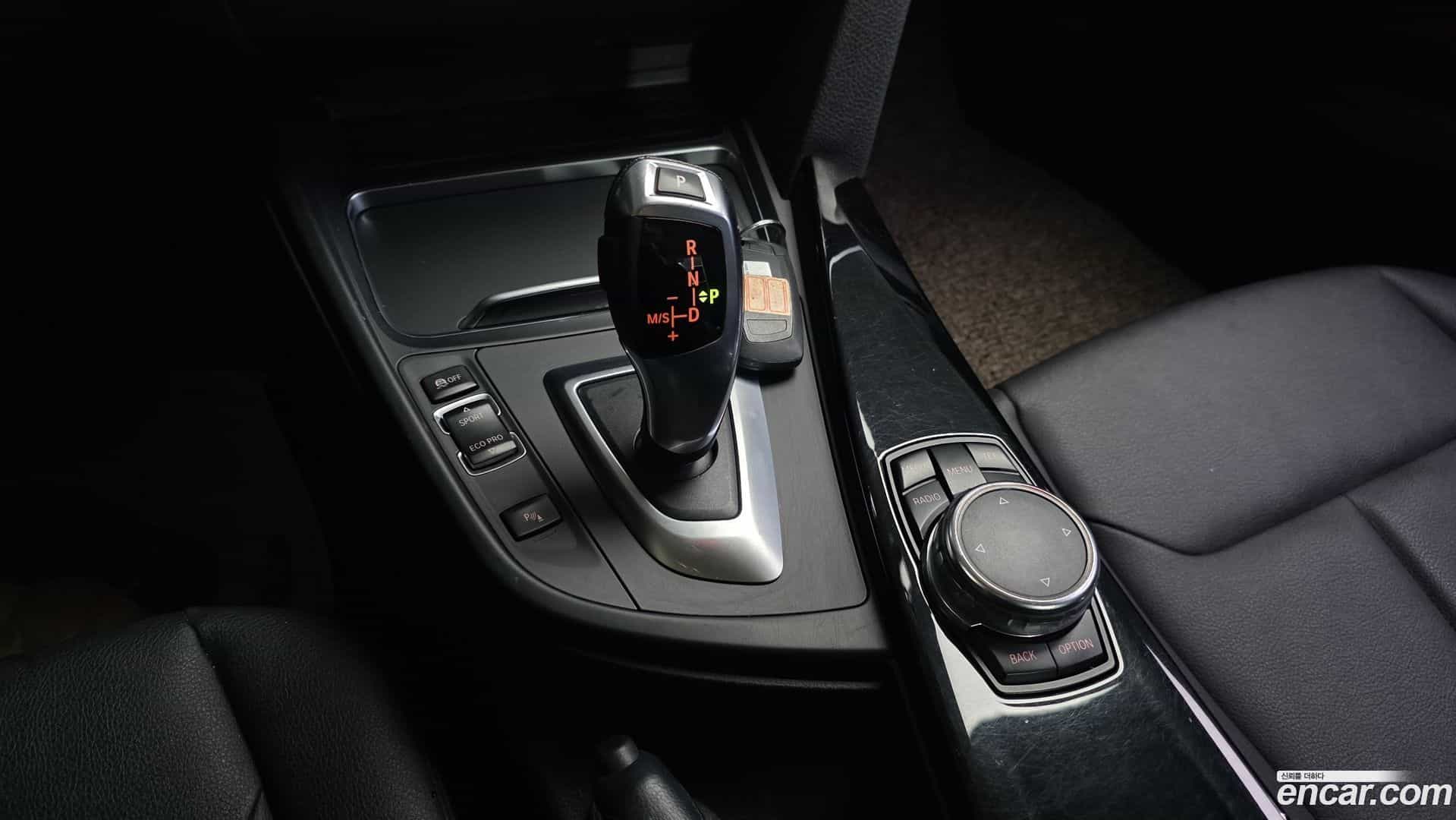 3-Series BMW 2016.8-INNER-009