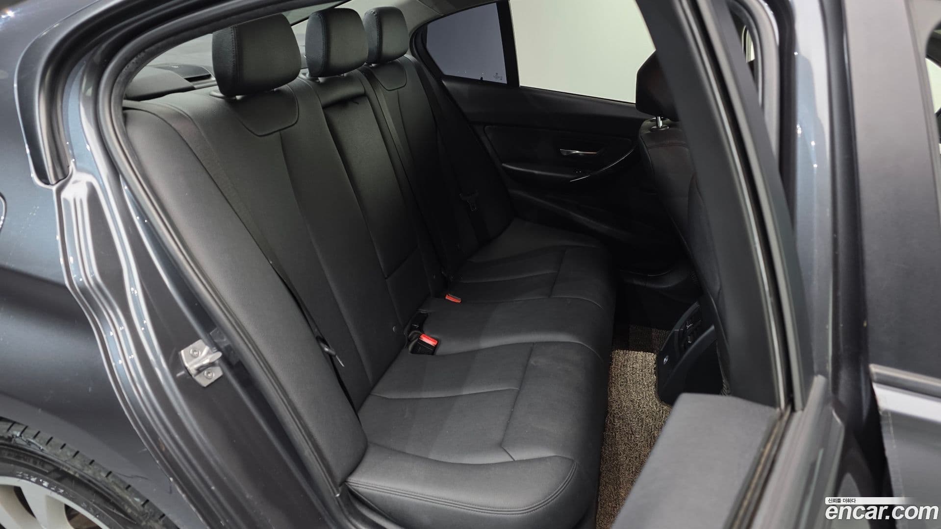 Main__Slider__Photo:3-Series BMW 2016.8-11