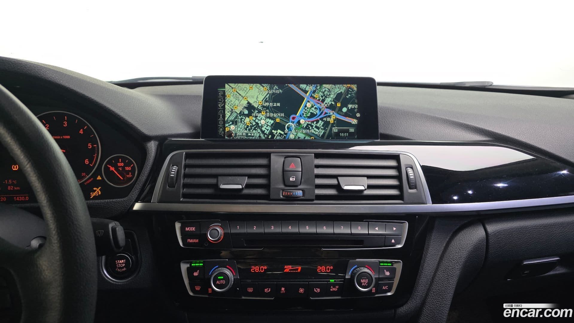 Main__Slider__Photo:3-Series BMW 2016.8-13