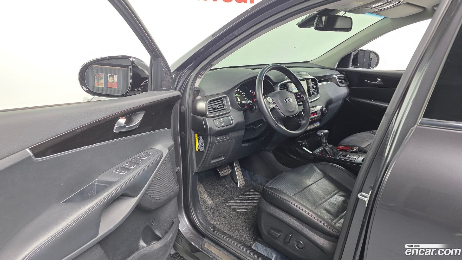 Main__Slider__Photo:Sorento Kia 2018.6-9