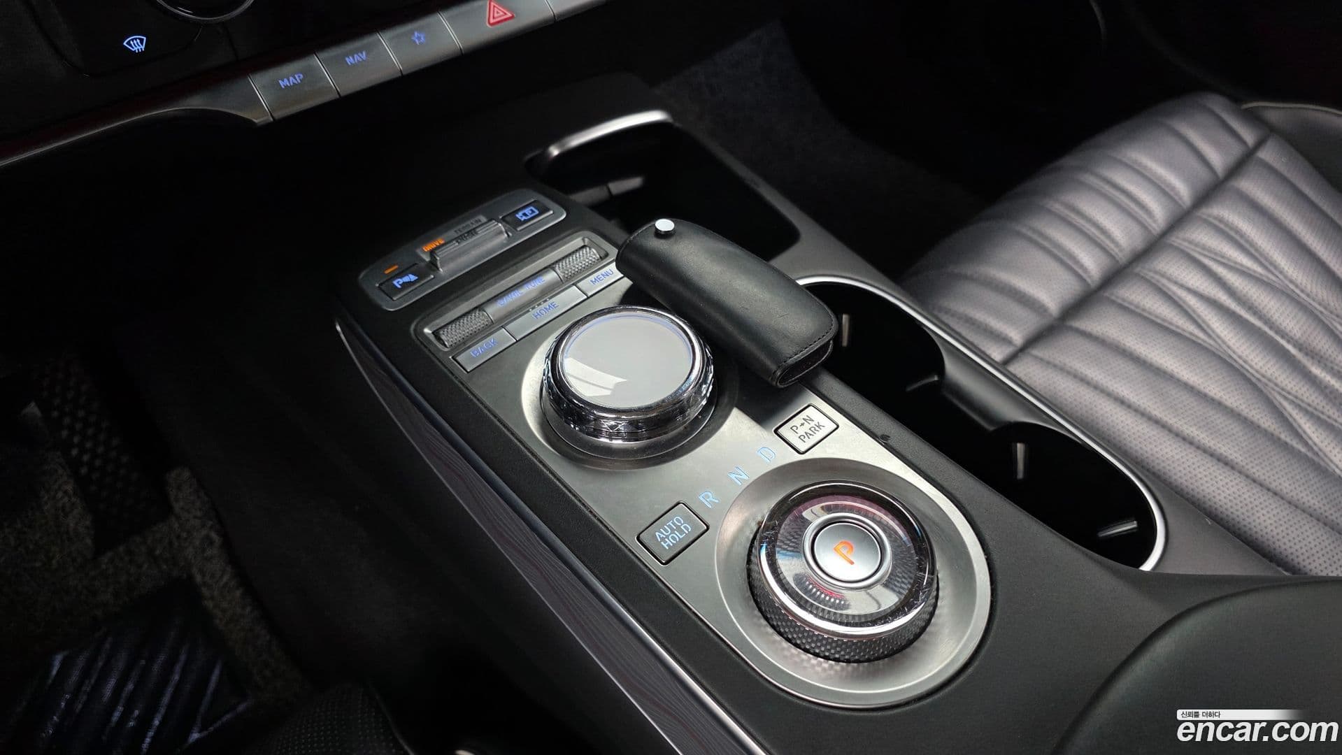 Main__Slider__Photo:GV70 Genesis 2021.1-8