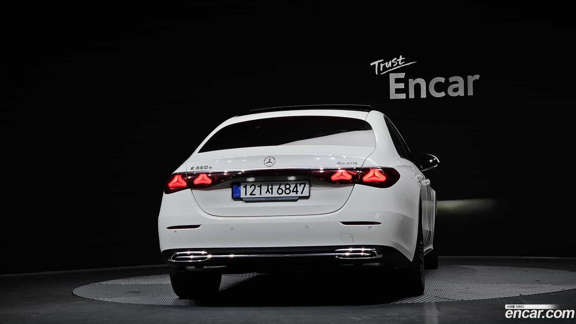 E-Class Mercedes-Benz 2025.7-OUTER-004