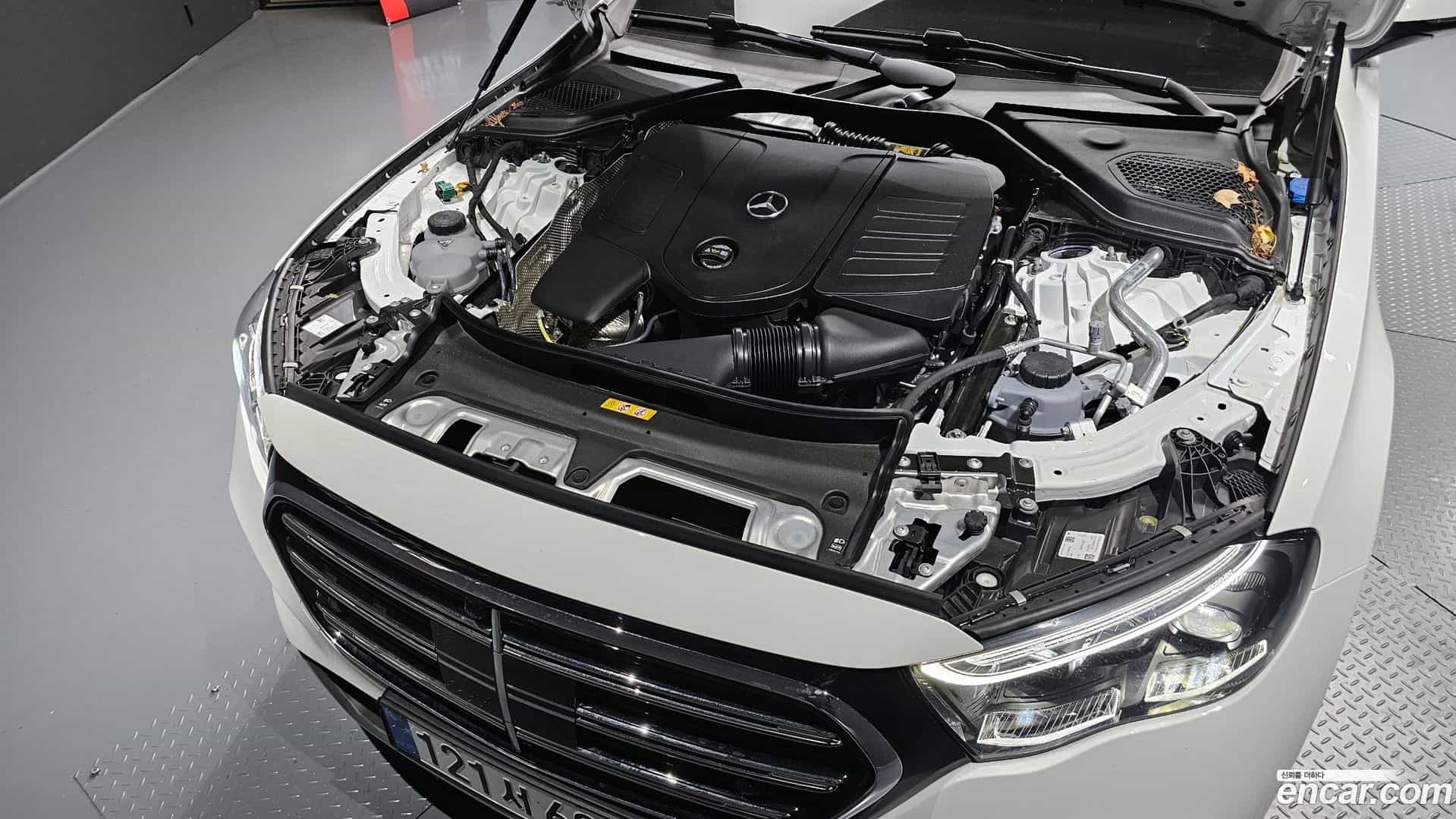 E-Class Mercedes-Benz 2025.7-INNER-006