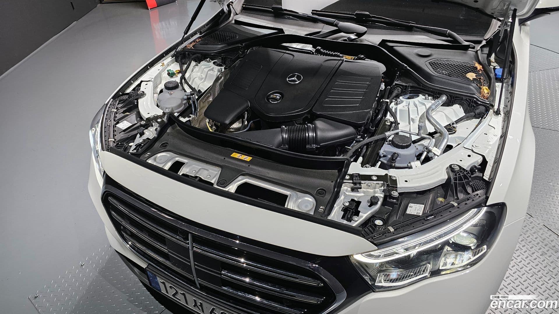 Main__Slider__Photo:E-Class Mercedes-Benz 2025.7-5