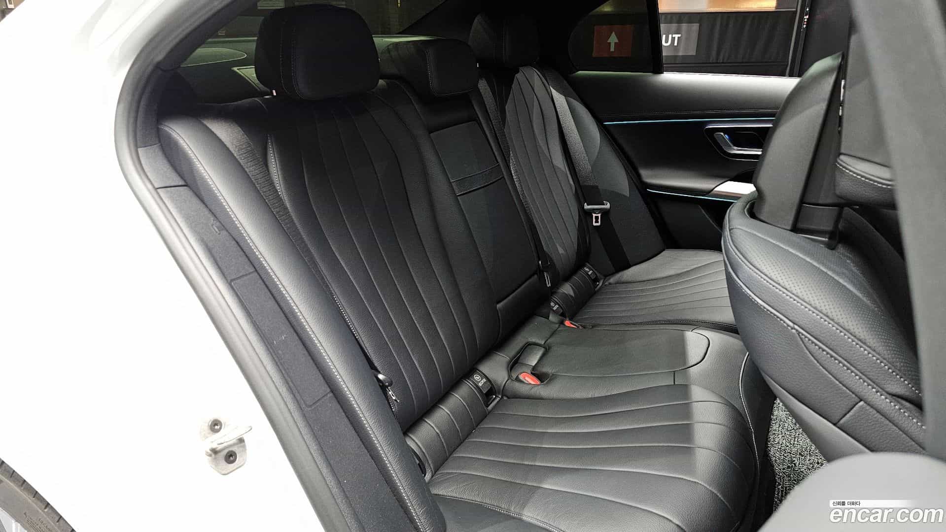 E-Class Mercedes-Benz 2025.7-OPTION-016