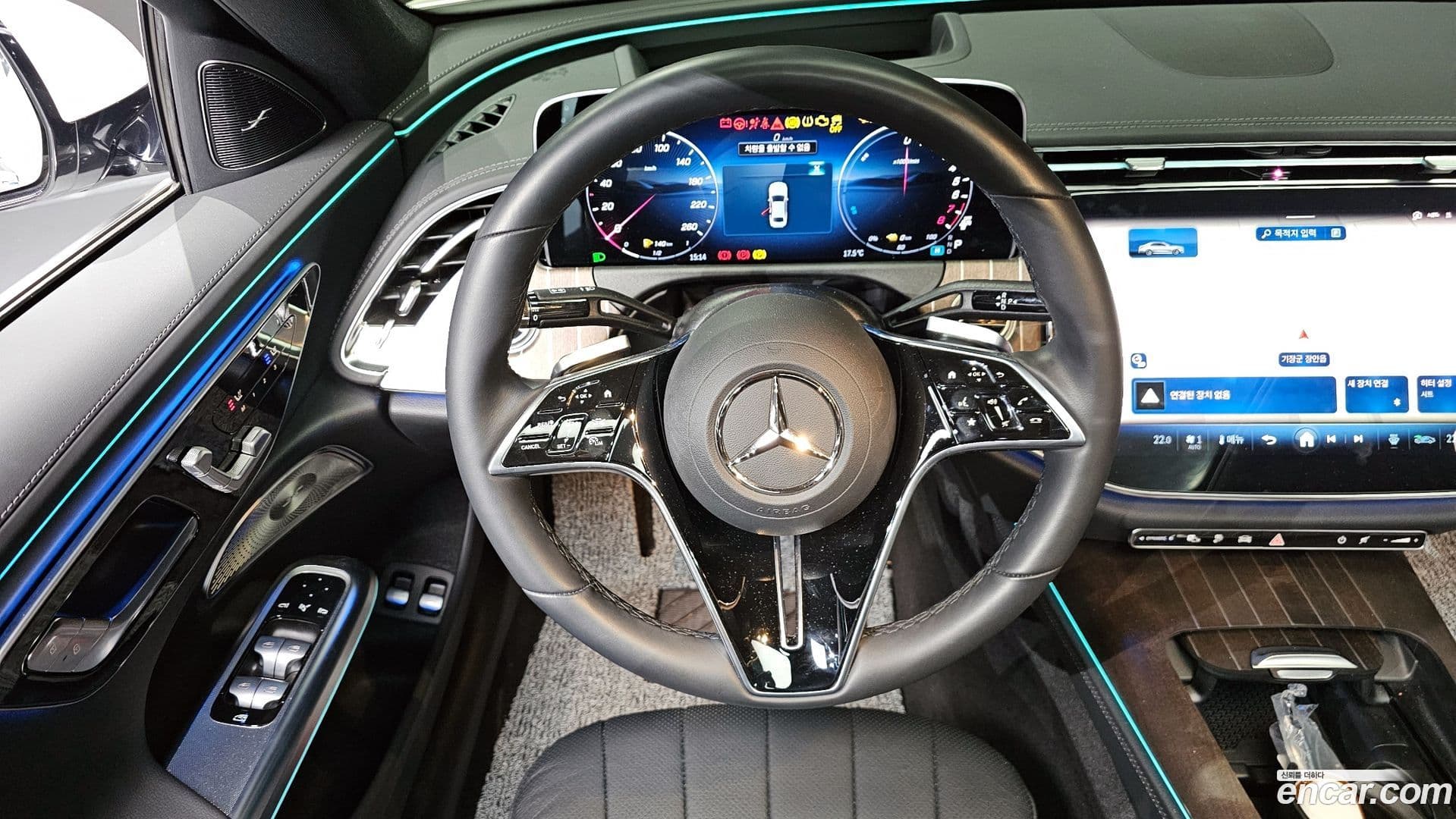 Main__Slider__Photo:E-Class Mercedes-Benz 2025.7-12