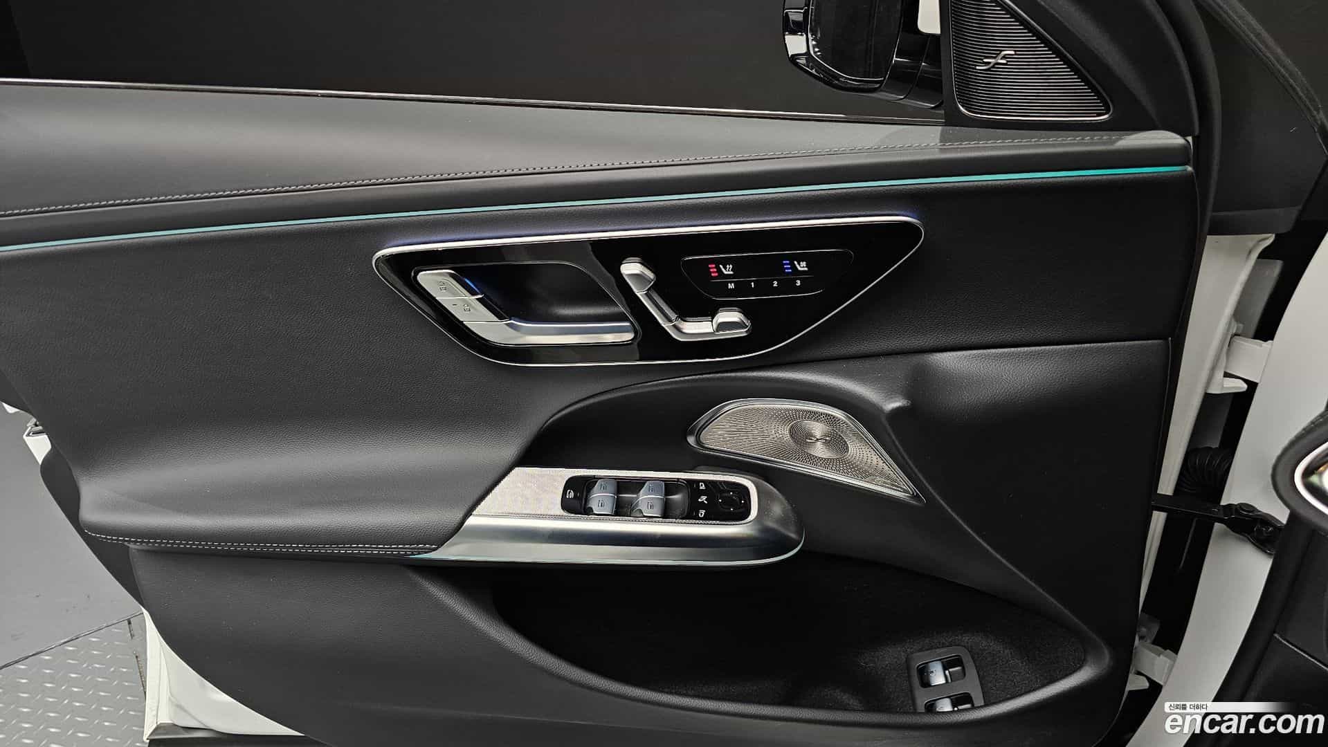 E-Class Mercedes-Benz 2025.7-OPTION-018