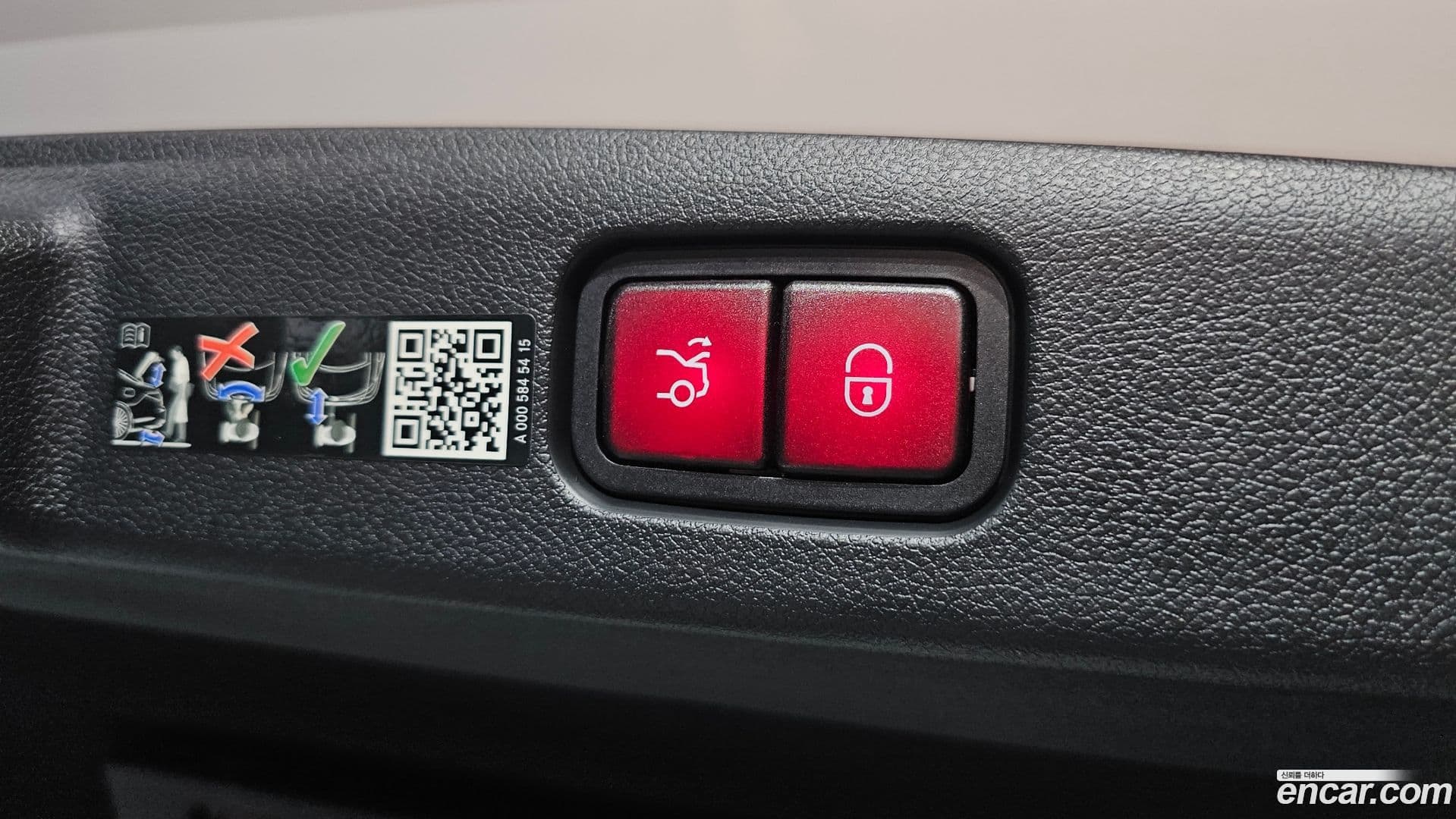 Main__Slider__Photo:E-Class Mercedes-Benz 2025.7-18