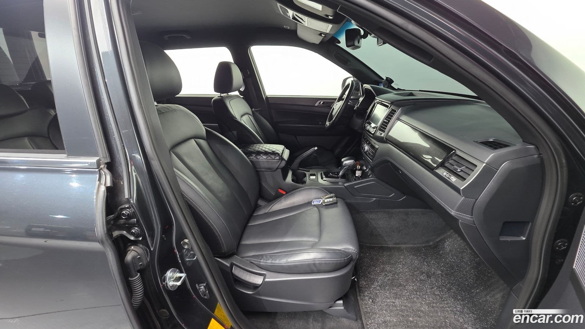 Main__Slider__Photo:Rexton KG_Mobility_Ssangyong 2021.10-9