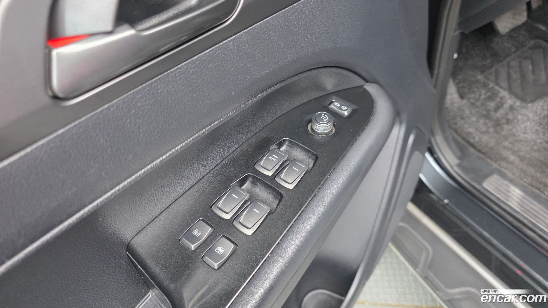 Main__Slider__Photo:Rexton KG_Mobility_Ssangyong 2021.10-11