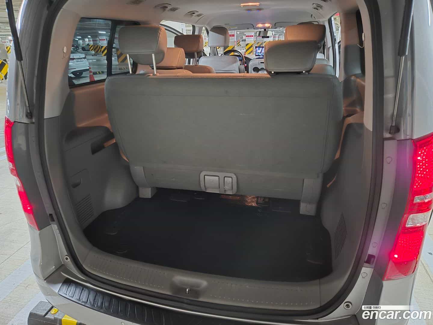 Starex Hyundai 2019.9-OPTION-017