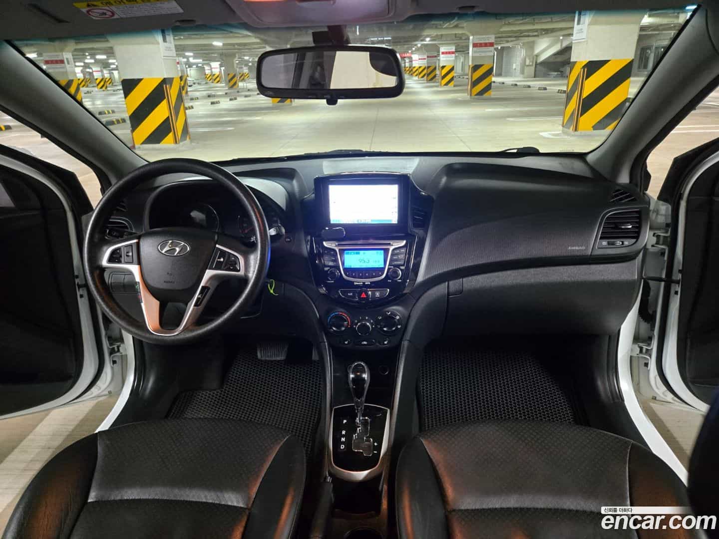 Accent Hyundai 2011.6-INNER-007