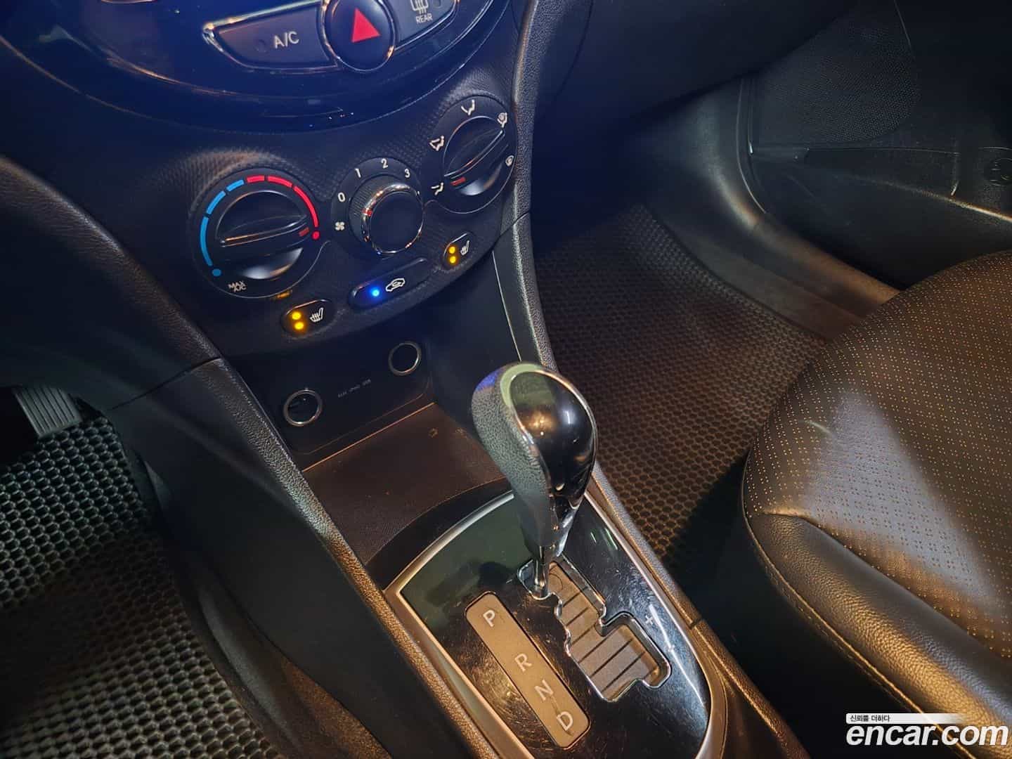 Accent Hyundai 2011.6-INNER-009