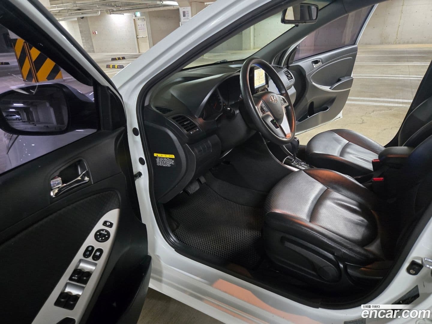 Main__Slider__Photo:Accent Hyundai 2011.6-10