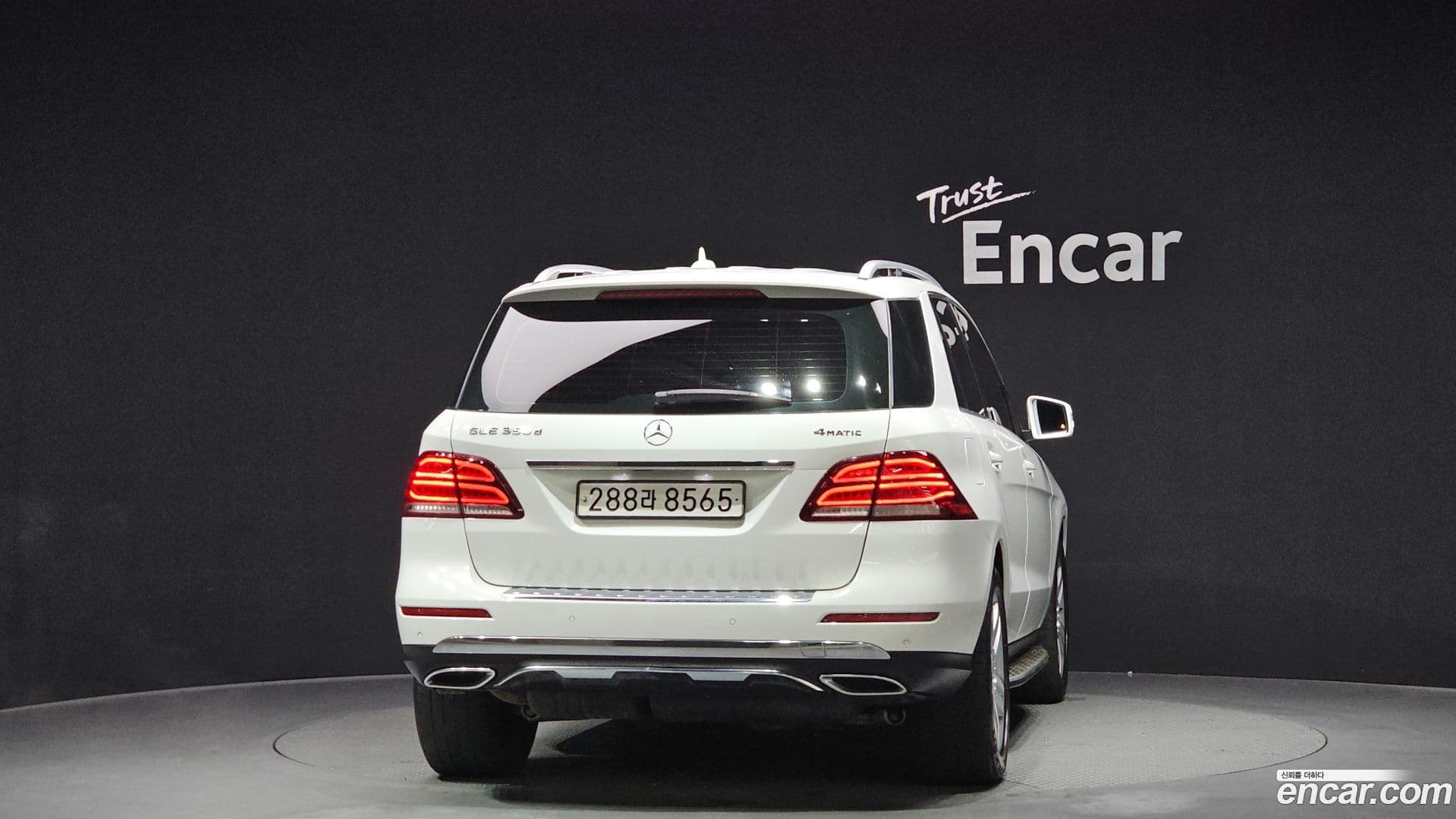 Main__Slider__Photo:GLE-Class Mercedes-Benz 2018.8-3