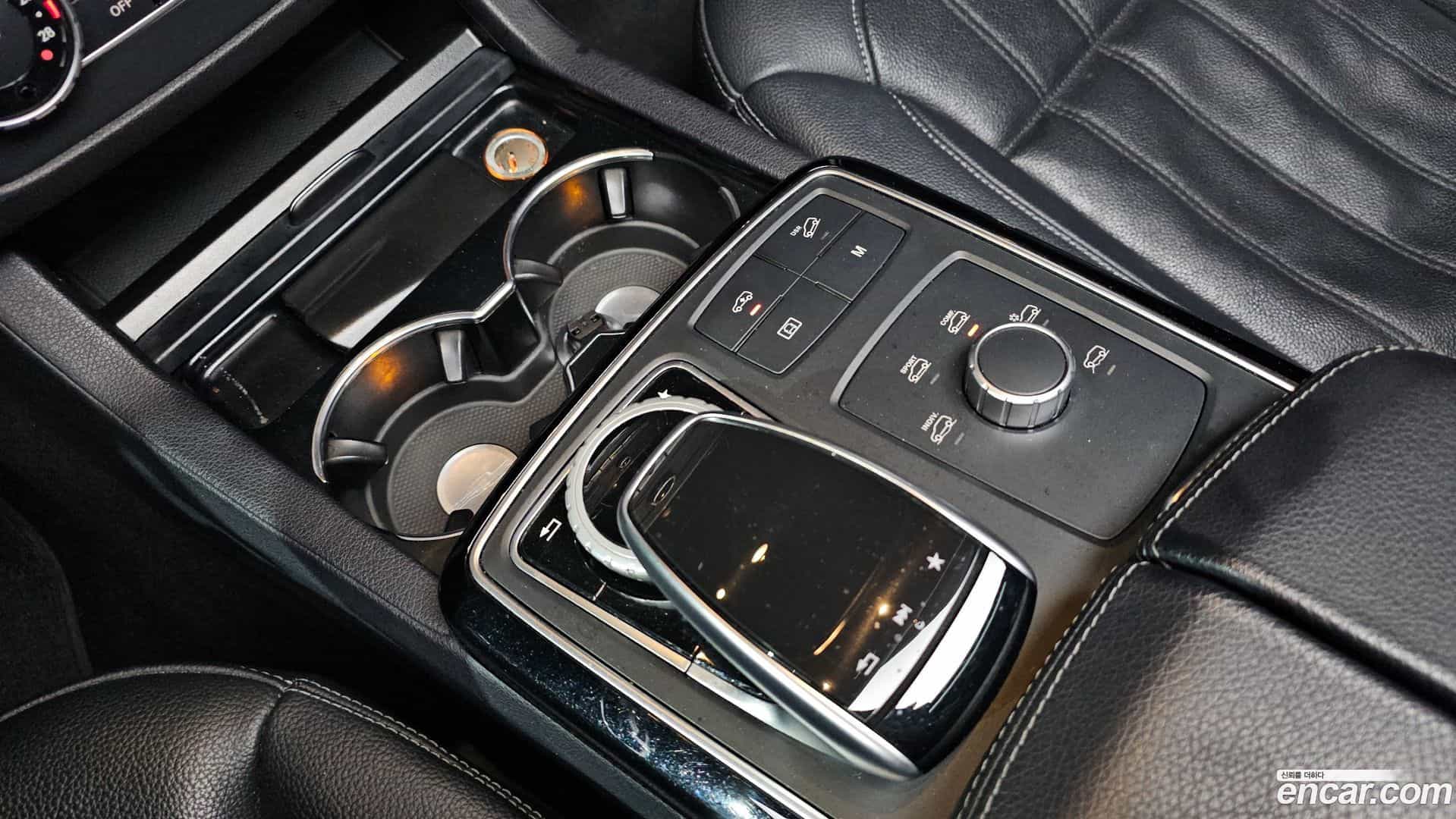 GLE-Class Mercedes-Benz 2018.8-OPTION-019