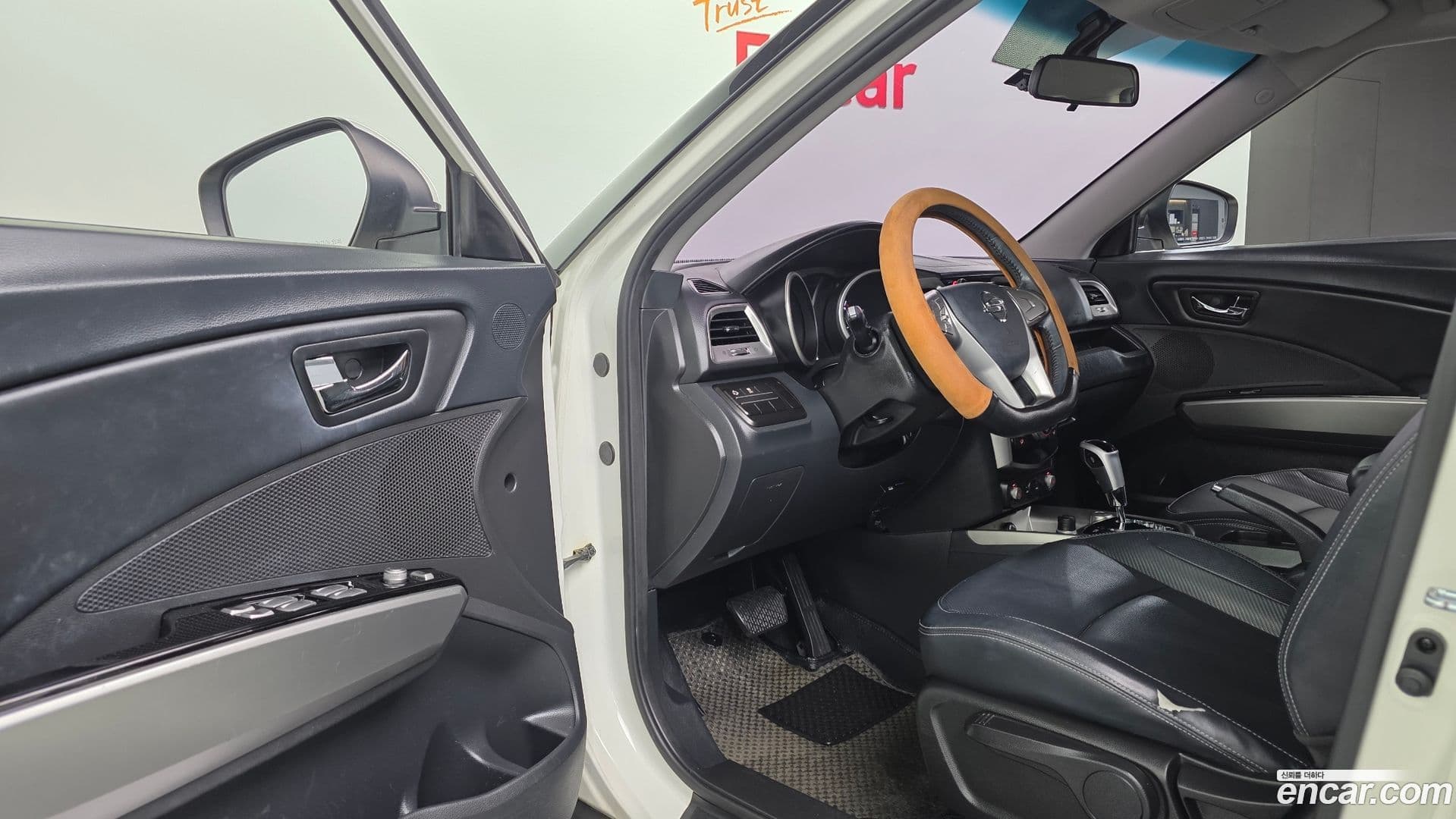 Main__Slider__Photo:TIBOLI KG_Mobility_Ssangyong 2016.1-10