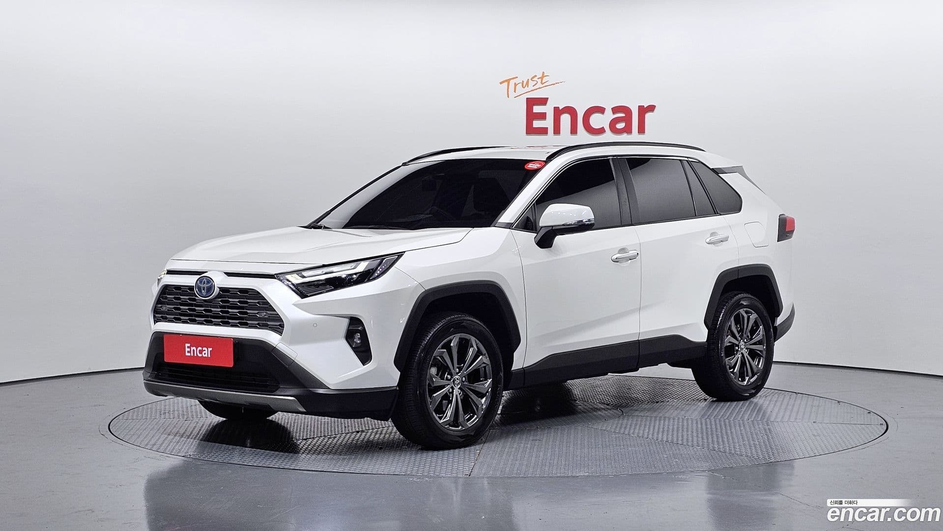 Main__Slider__Photo:RAV4 Toyota 2022.10-0