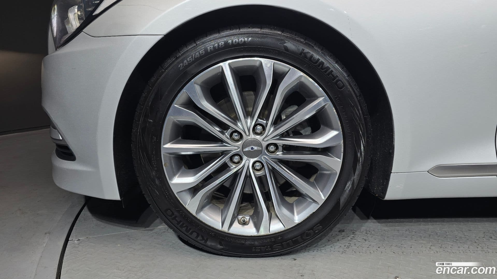 Main__Slider__Photo:Genesis Hyundai 2014.11-4