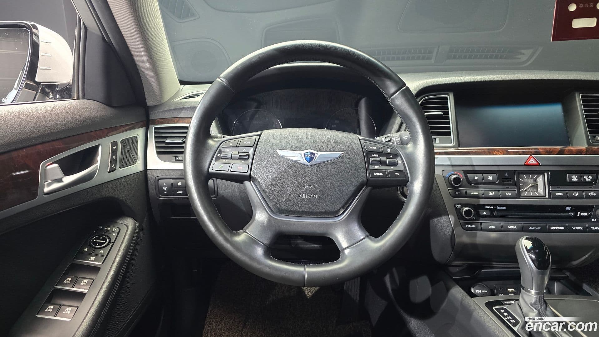 Main__Slider__Photo:Genesis Hyundai 2014.11-12