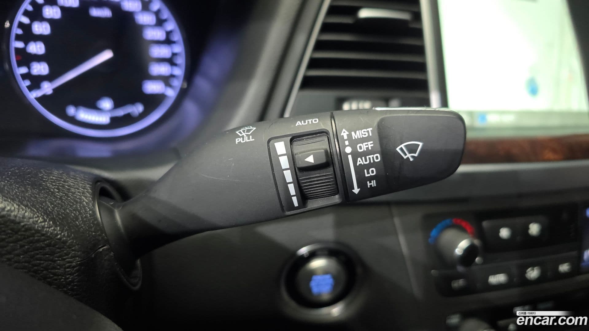 Main__Slider__Photo:Genesis Hyundai 2014.11-15