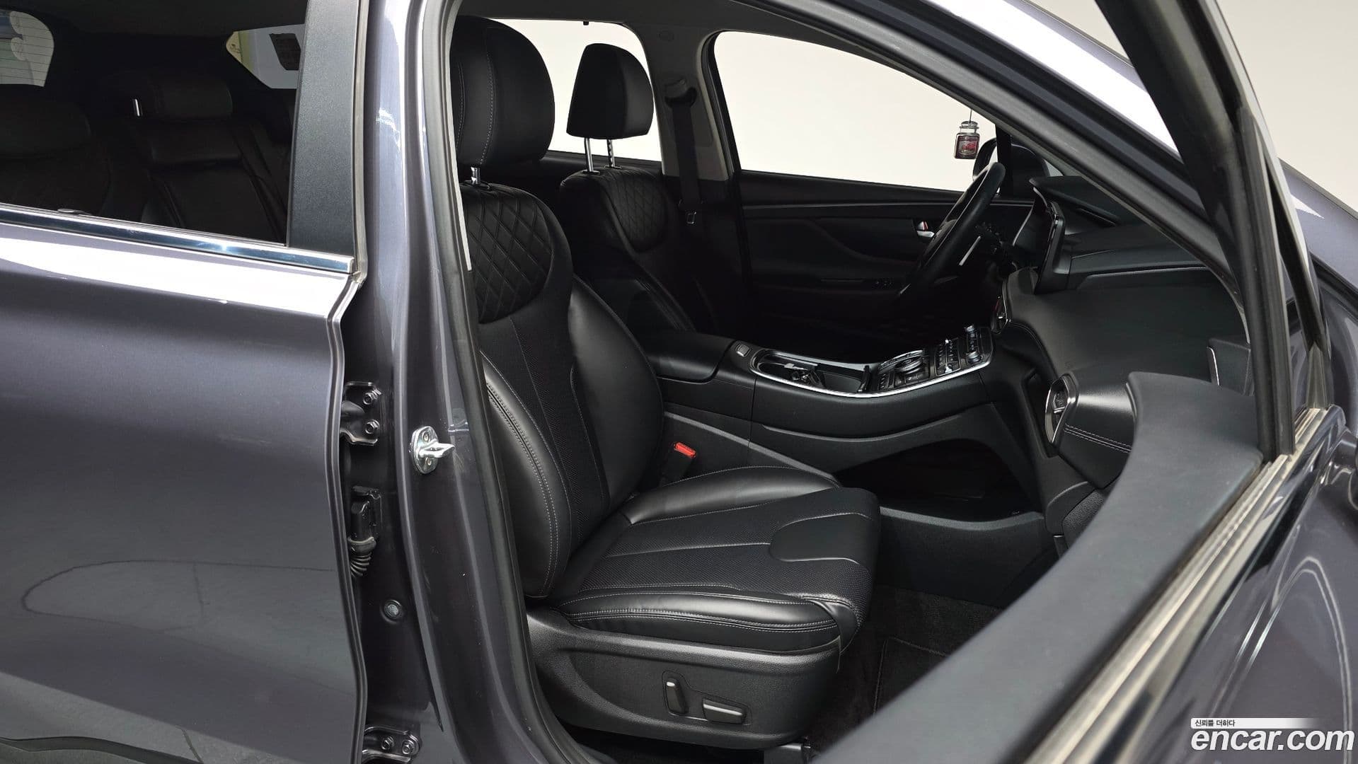 Main__Slider__Photo:Santafe Hyundai 2021.2-9