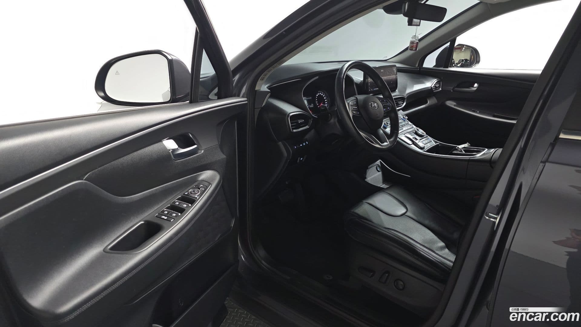 Main__Slider__Photo:Santafe Hyundai 2021.2-10