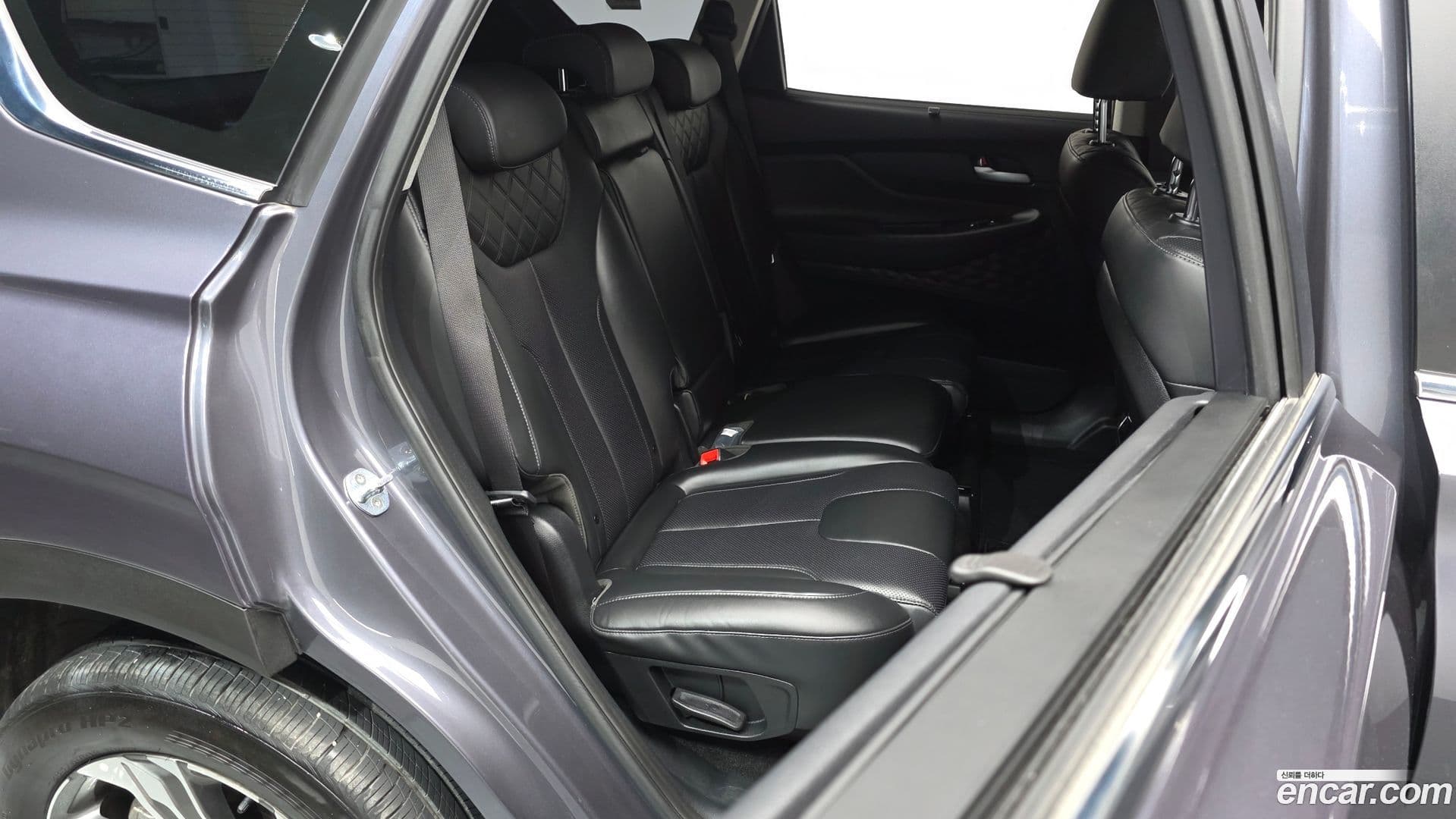 Main__Slider__Photo:Santafe Hyundai 2021.2-11