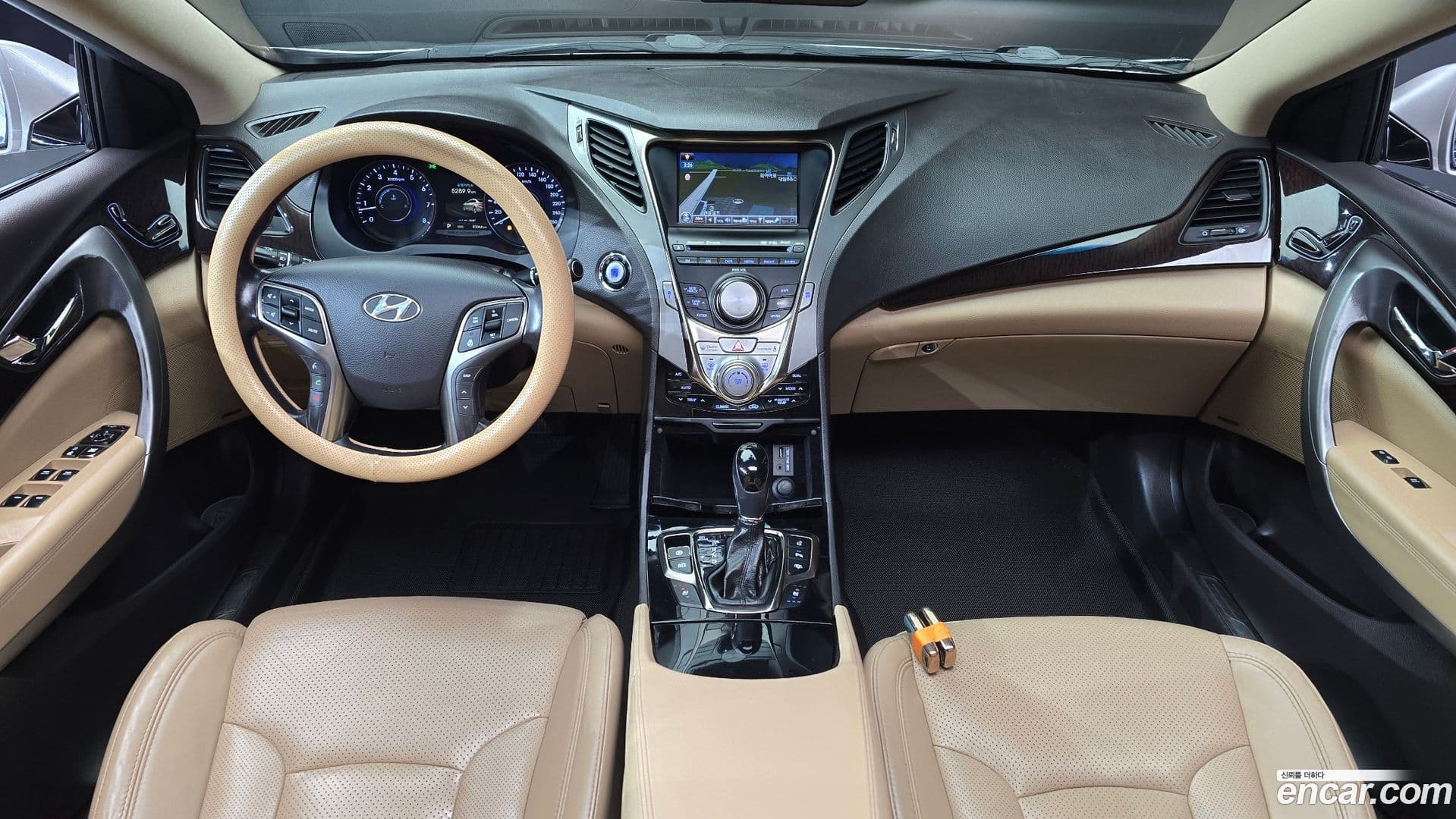 Main__Slider__Photo:Grandeur Hyundai 2011.2-6