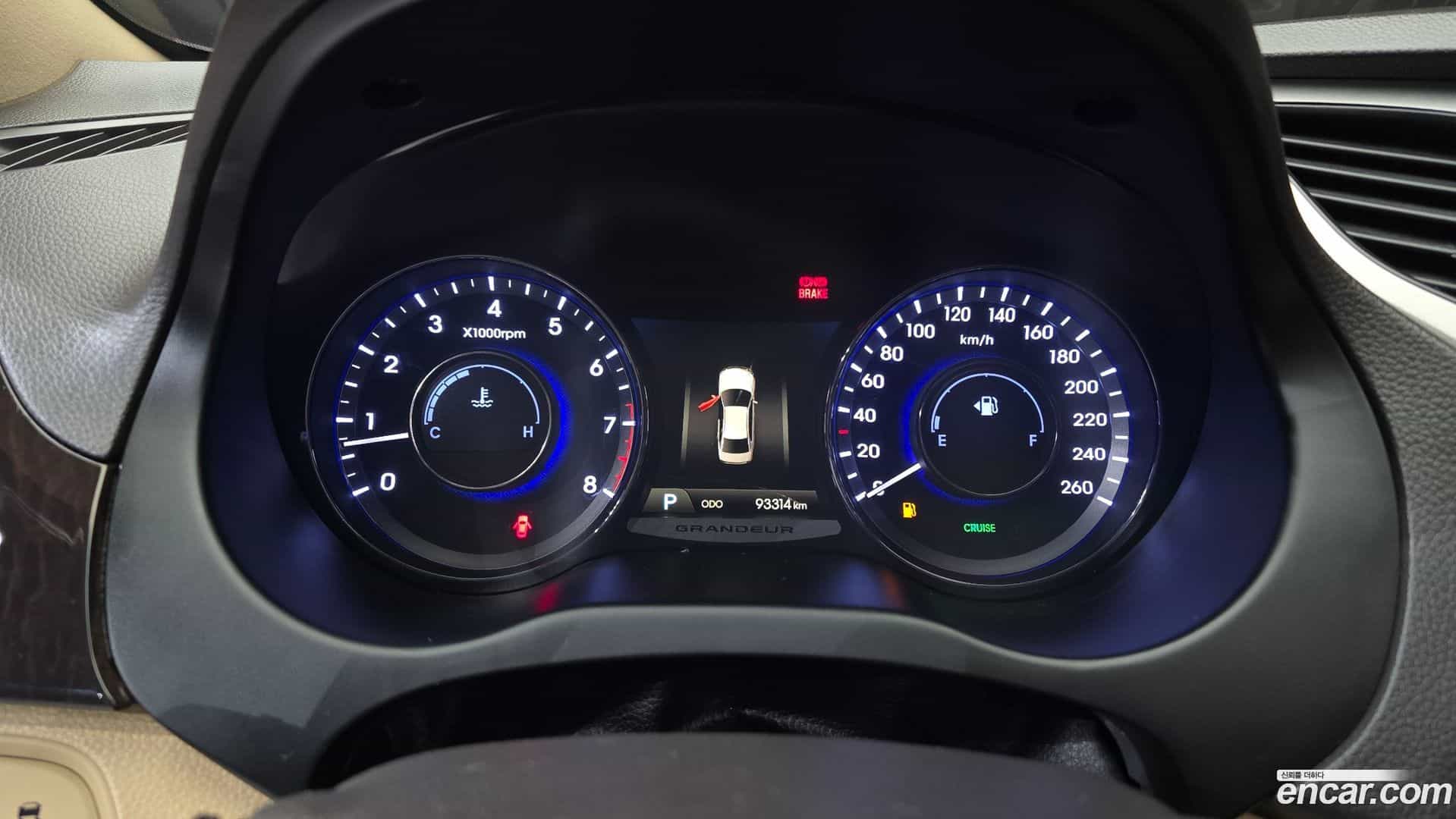 Grandeur Hyundai 2011.2-INNER-008