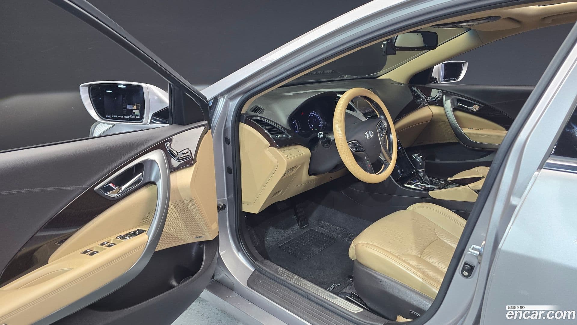 Main__Slider__Photo:Grandeur Hyundai 2011.2-9