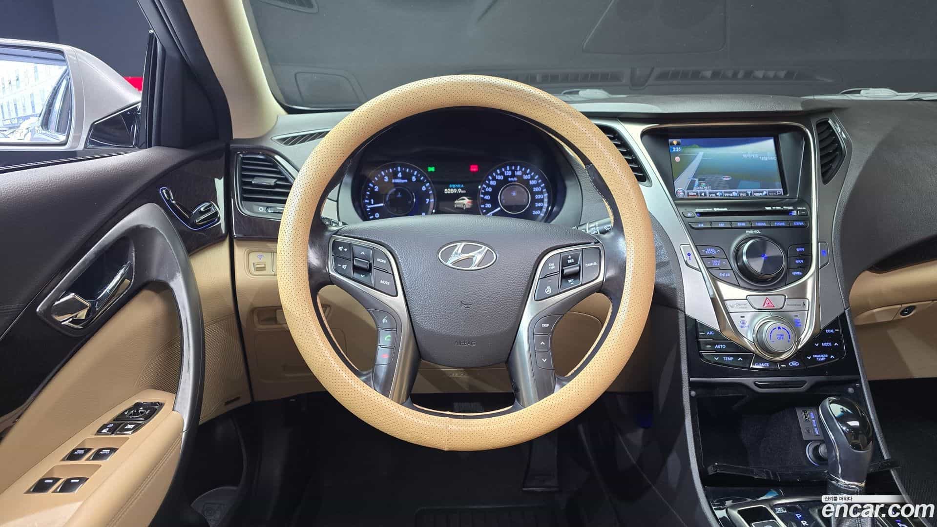 Grandeur Hyundai 2011.2-OPTION-018