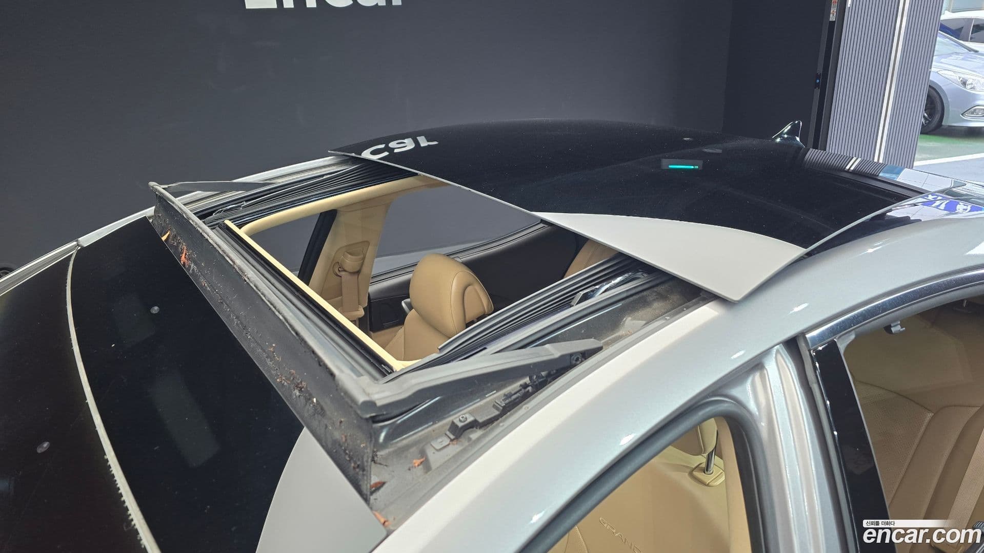 Main__Slider__Photo:Grandeur Hyundai 2011.2-18