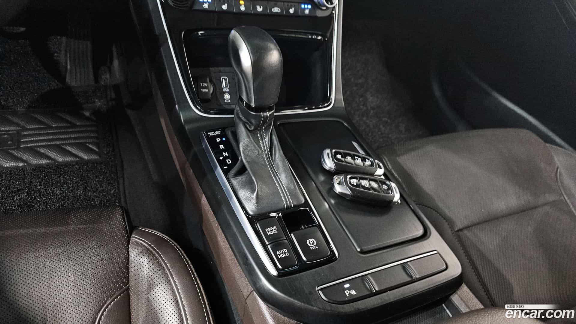 Grandeur Hyundai 2017.5-INNER-009