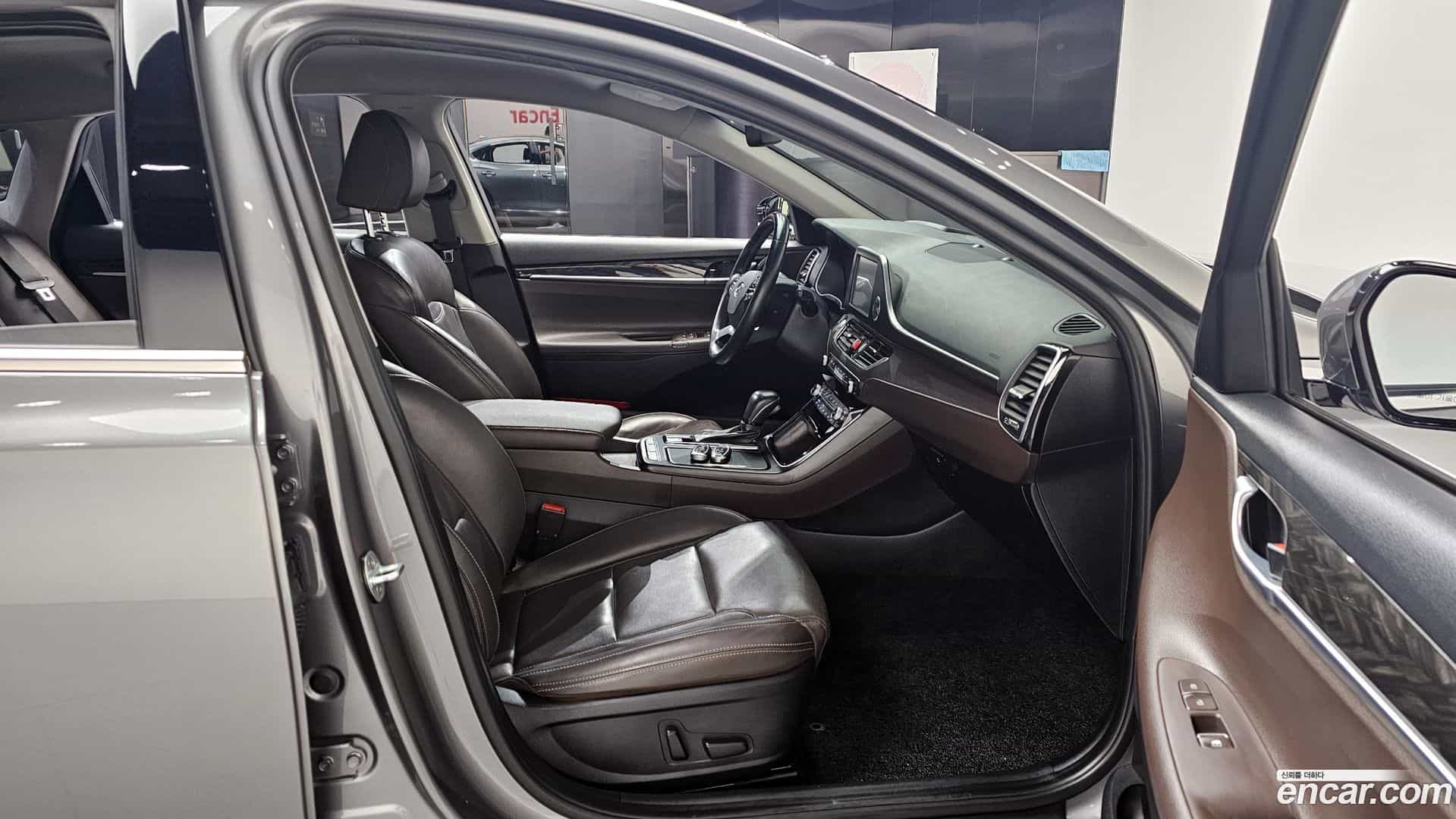 Grandeur Hyundai 2017.5-INNER-010