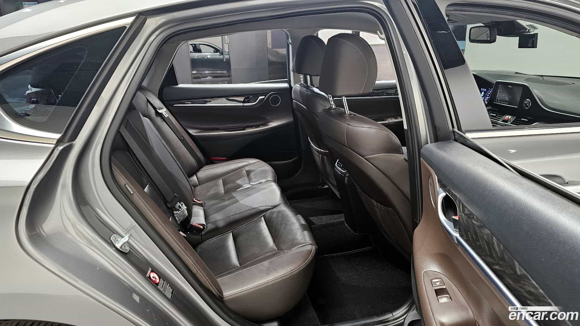 Grandeur Hyundai 2017.5-OPTION-016